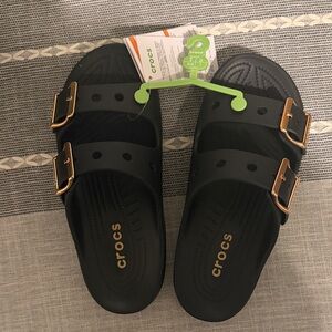 CROCS Women Saturday Sandals black with Gold Buckles. Size 9